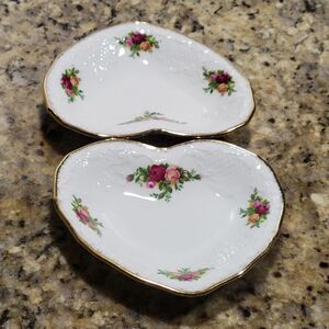 ROYAL ALBERT Old Country Roses  Heart Shaped Dish Candy  Set of 2
